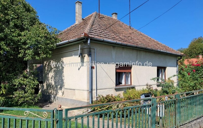 Familienhaus mit Nebengebäude und großem Grundstück im Komitat Somogy zu verkaufen 