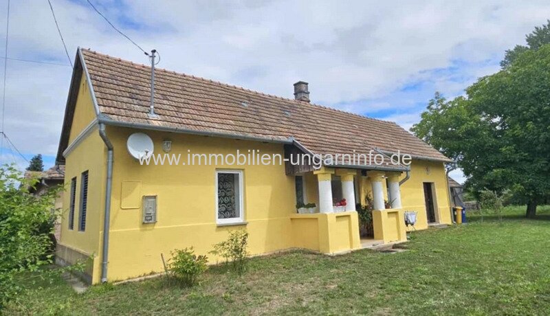 Somogy Vármegye: Einfamilienhaus mit großem Grundstück bei Plattensee zu verkaufen Somogy Vármegye: Einfamilienhaus mit großem Grundstück bei Plattensee zu verkaufen