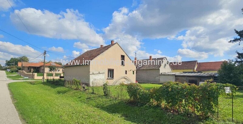 Zala Vármegye: Familienhaus mit Blick auf einen See im Komitat Zala Zala Vármegye: Familienhaus mit Blick auf einen See im Komitat Zala