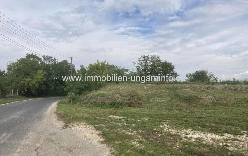 Fejér Vármegye: Baugrundstück zum Verkauf in der Nähe von Székesfehérvár Fejér Vármegye: Baugrundstück zum Verkauf in der Nähe von Székesfehérvár