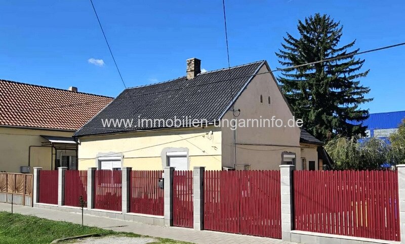 Somogy Vármegye: Kleines Stadtfamilienhaus zum Verkauf in Marcali 