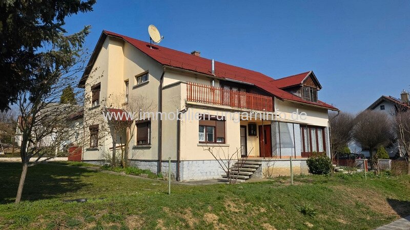 Zala Vármegye: Familienhaus mit 9 Zimmern im Zentrum von Zalakaros zu verkaufen 