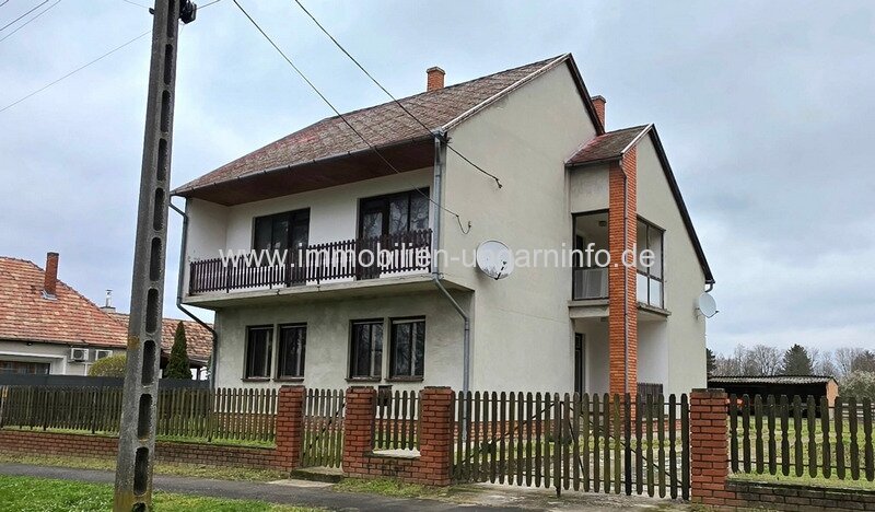 Somogy Vármegye: Zweistöckiges Mehrfamilienhaus in Mesztegnyő zu verkaufen 